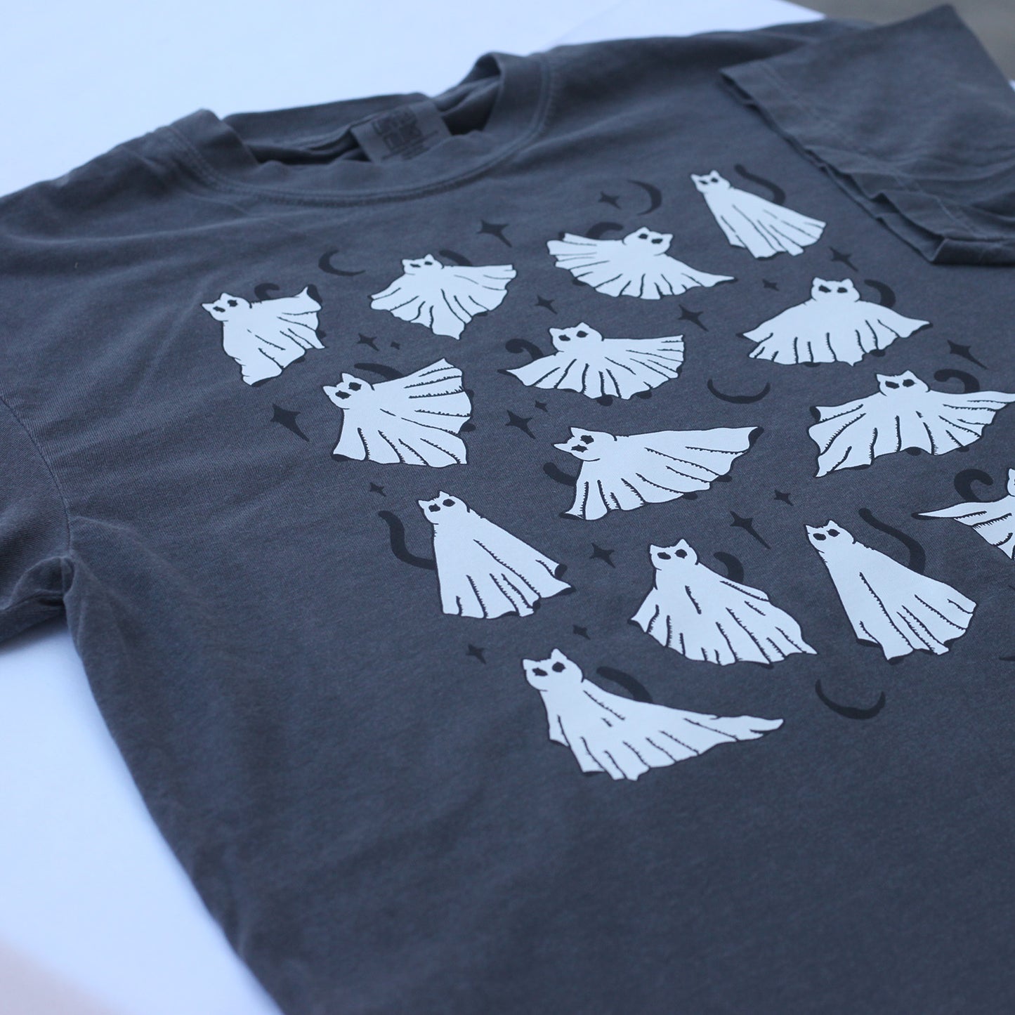 Ghost Cats Tee (Pepper)