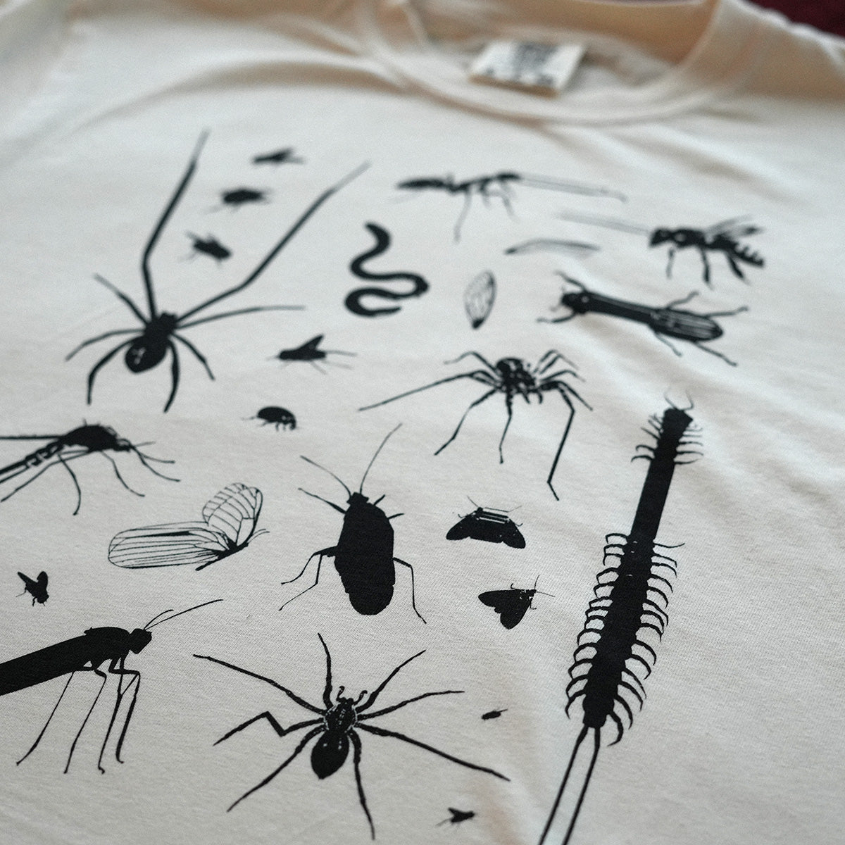 Creepy Crawliers Tee Cropped (Ivory)