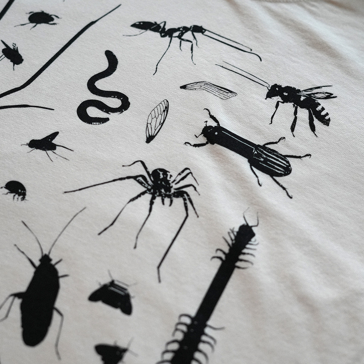 Creepy Crawliers Tee Cropped (Ivory)