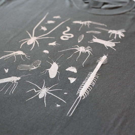 Creepy Crawlers Tee Cropped (Pepper)