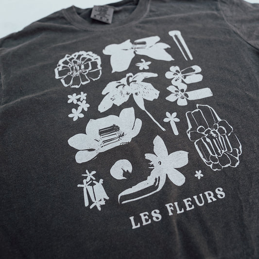 Les Fleurs Tee Cropped (Pepper)