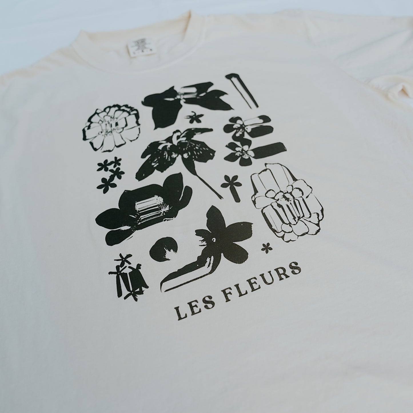 Les Fleurs Tee (Ivory)