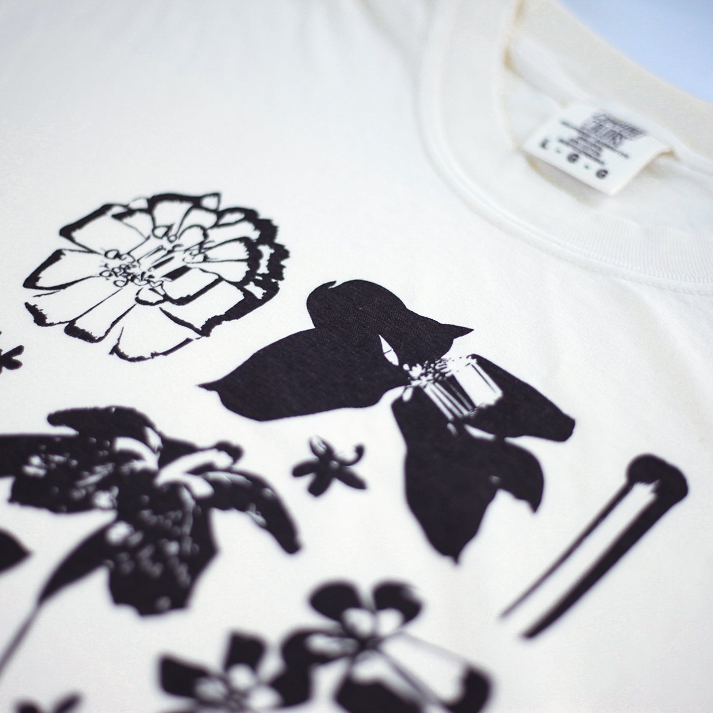 Les Fleurs Tee (Ivory)