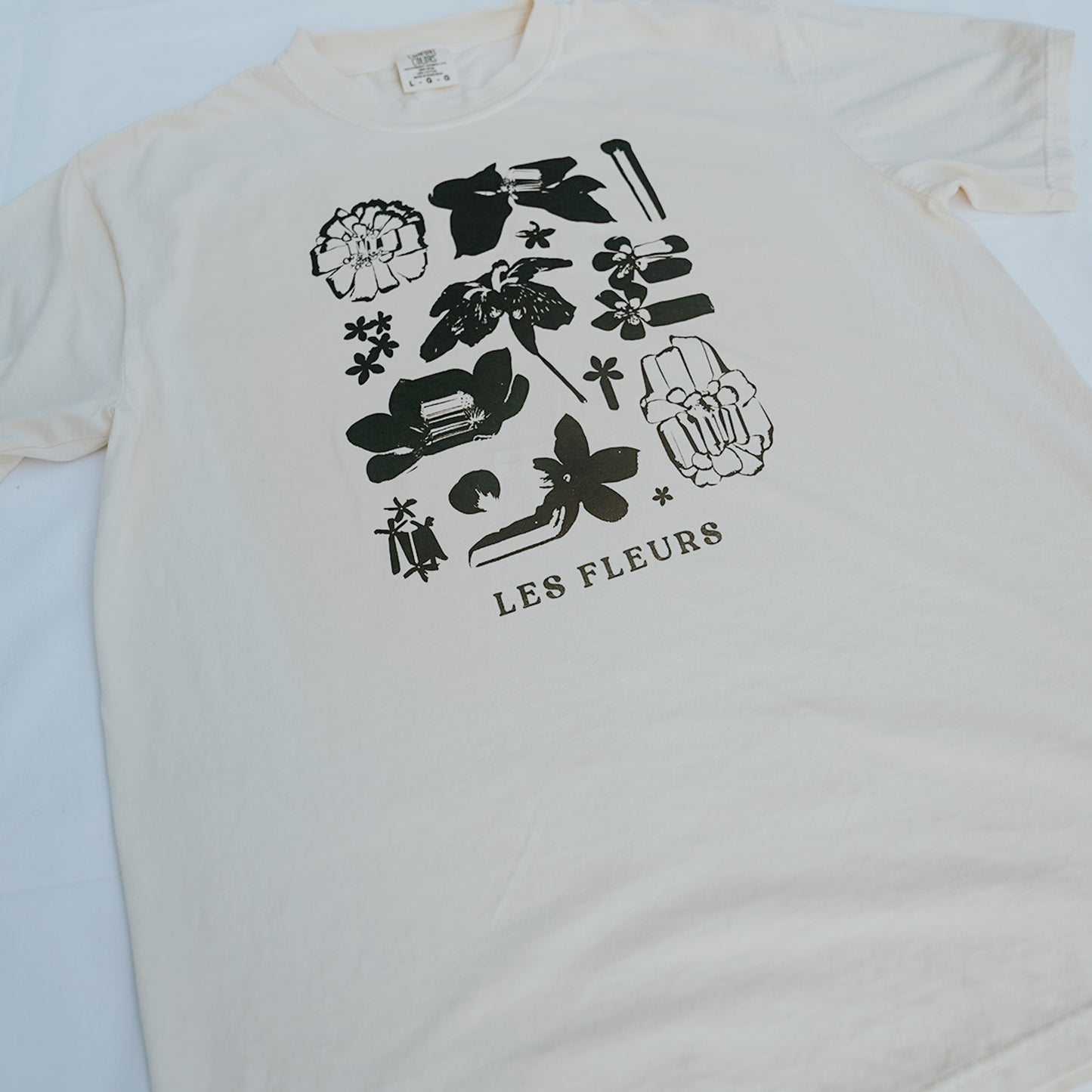 Les Fleurs Tee (Ivory)