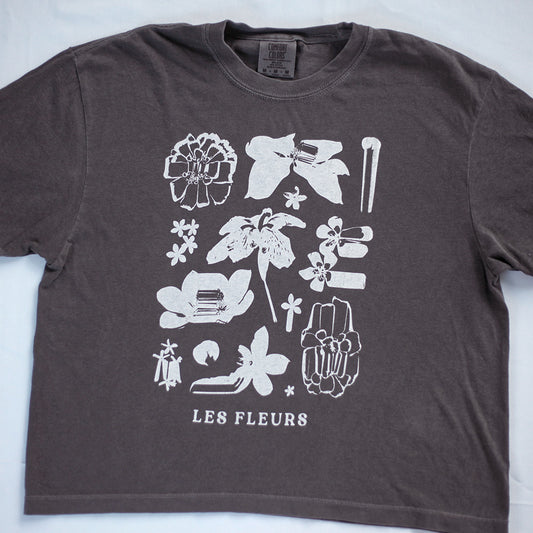 Les Fleurs Tee Cropped (Pepper)