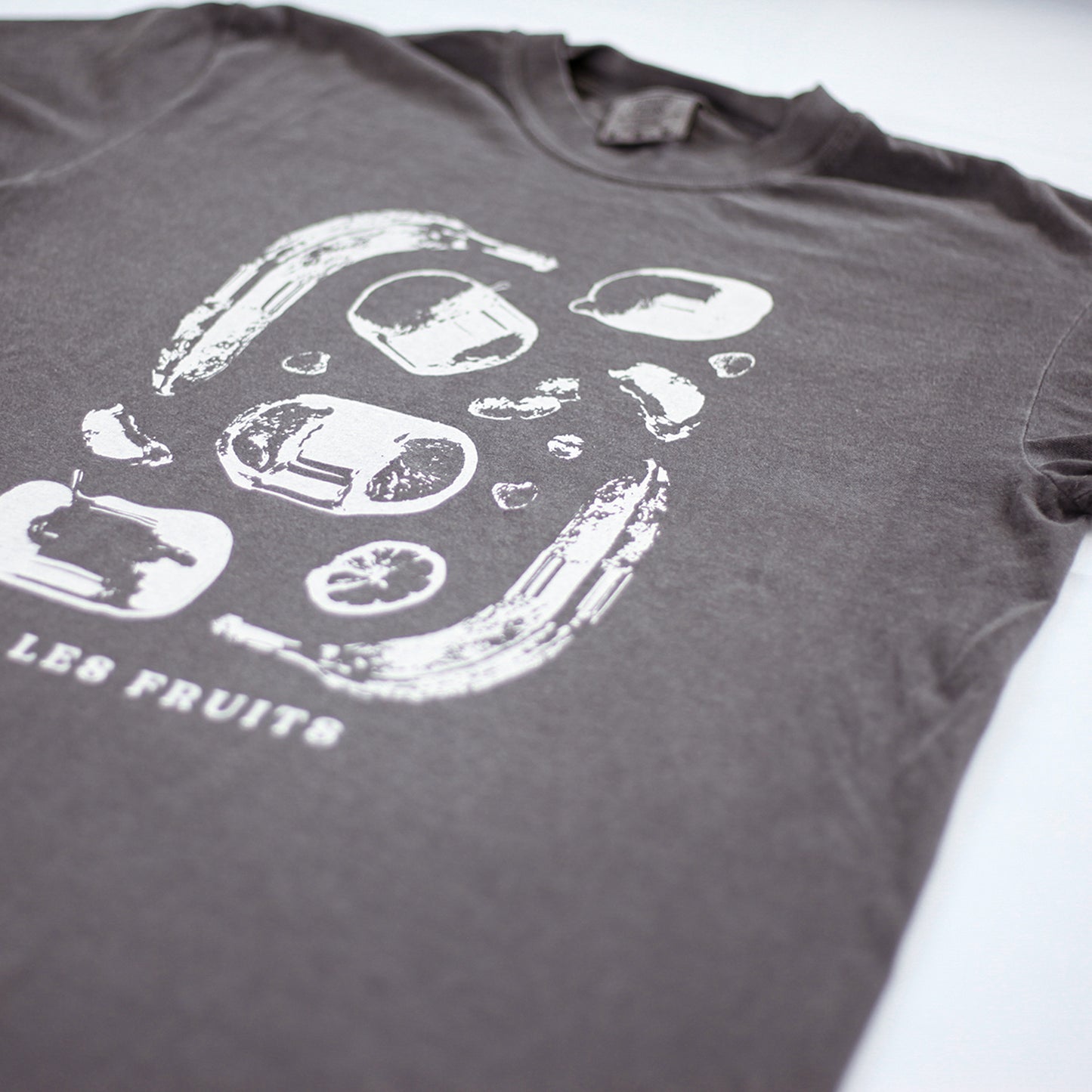Les Fruits Tee (Pepper)