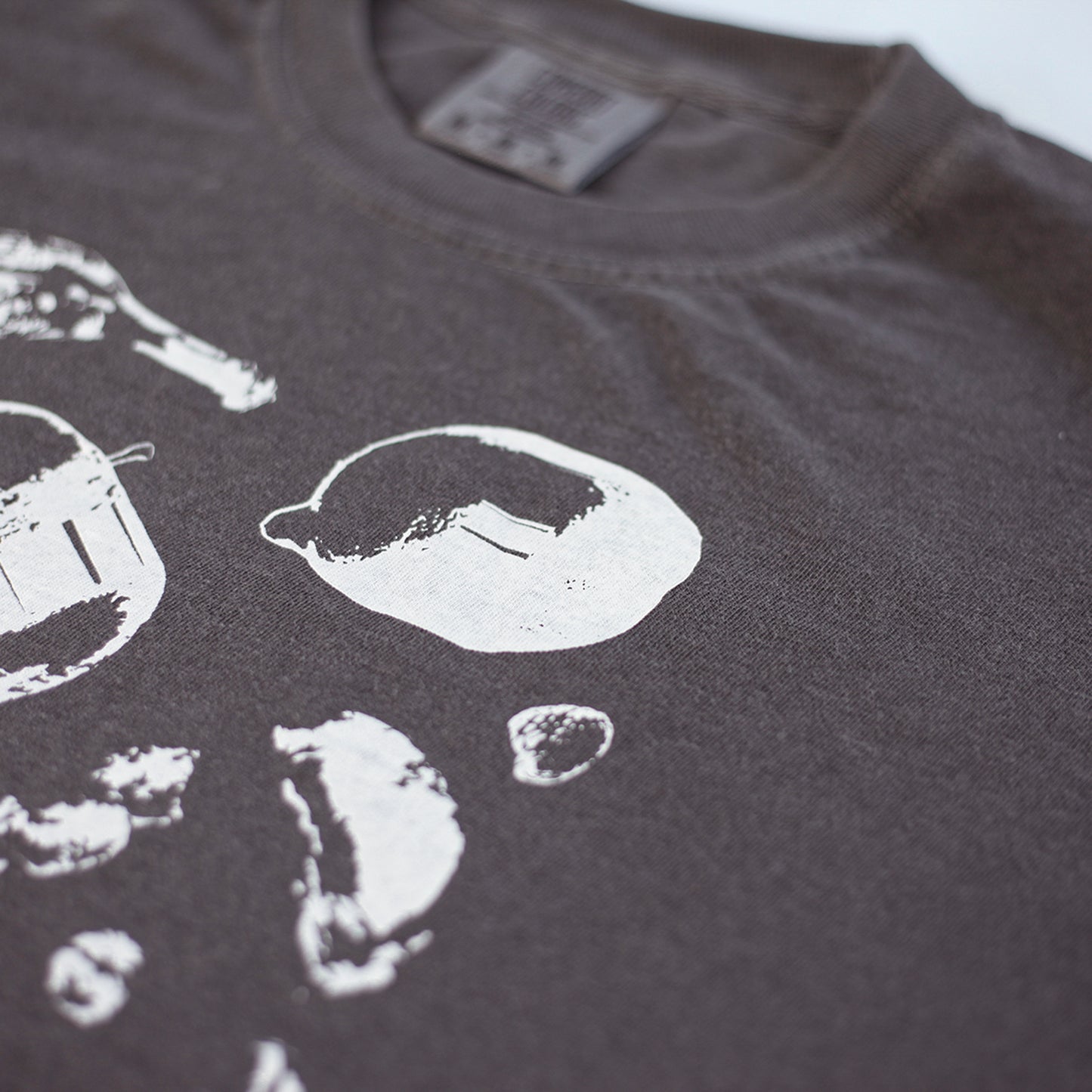 Les Fruits Tee (Pepper)