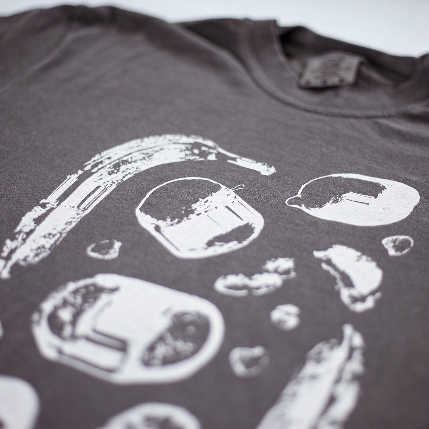 Les Fruits Tee Cropped (Pepper)