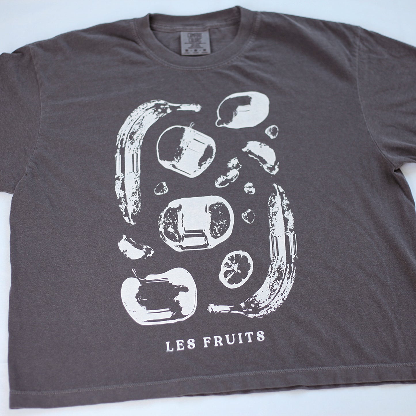 Les Fruits Tee Cropped (Pepper)