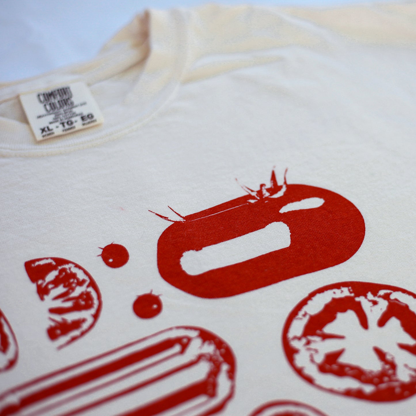 Les Tomates Tee Cropped (Ivory)