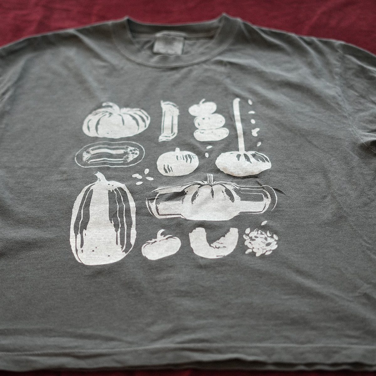 Pumpkin Tee Cropped (Pepper)