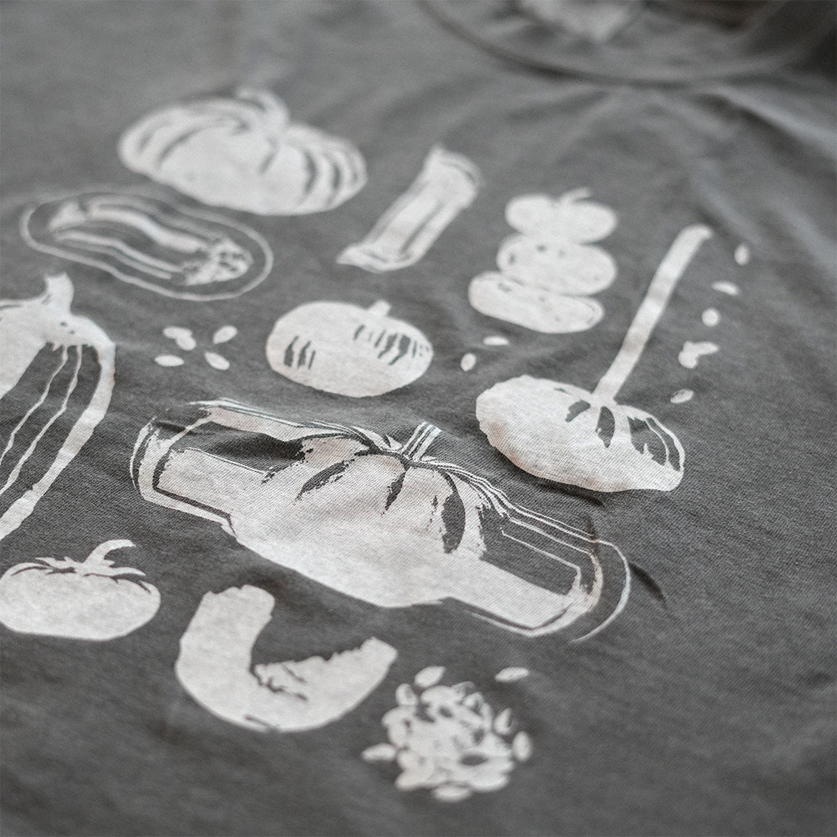 Pumpkin Tee Cropped (Pepper)