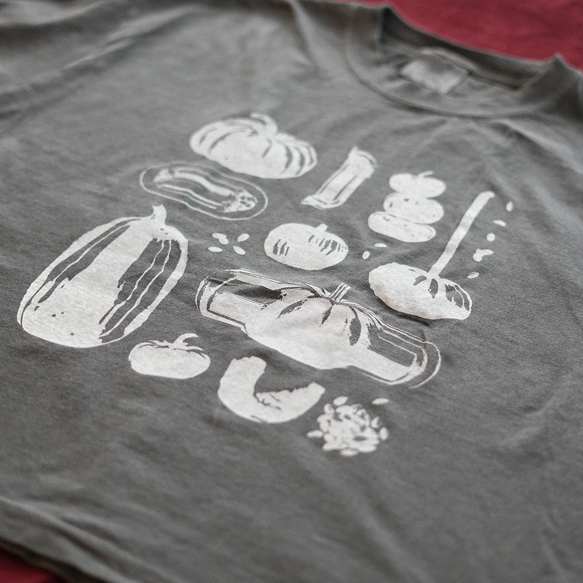 Pumpkin Tee Cropped (Pepper)