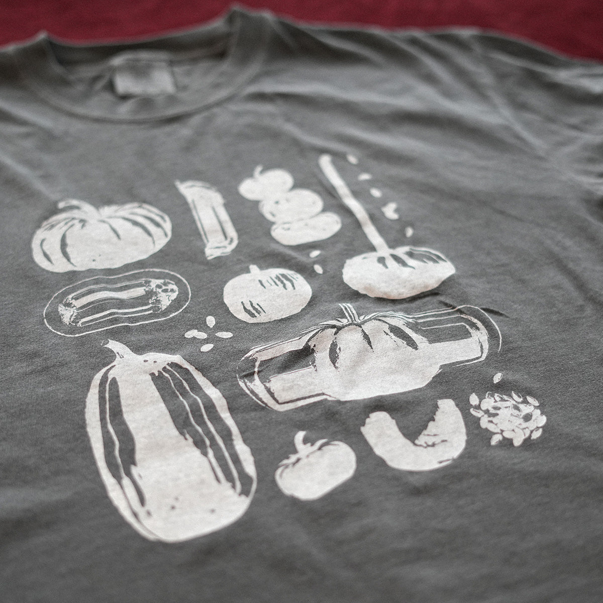 Pumpkin Tee Cropped (Pepper)