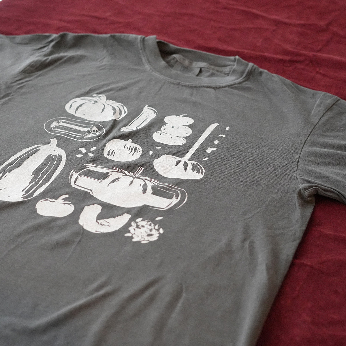 Pumpkin Tee (Pepper)